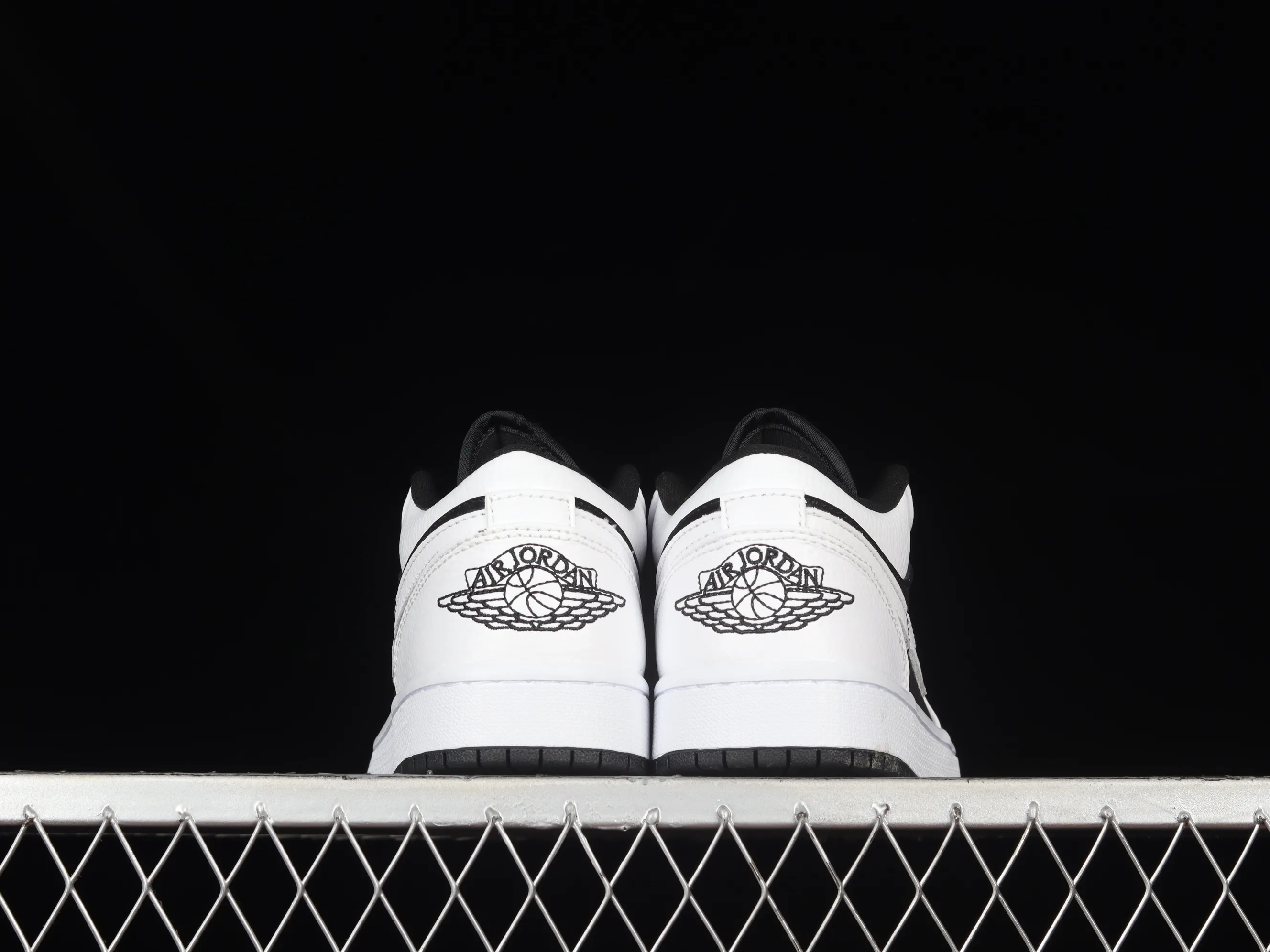 All categories Air Jordan Jordan series basketball shoes Air Jordan 1 Low Z version Air Jordan 1 Low AJ1 Joe 1 black and white panda low-top casual sneakers 553560-101